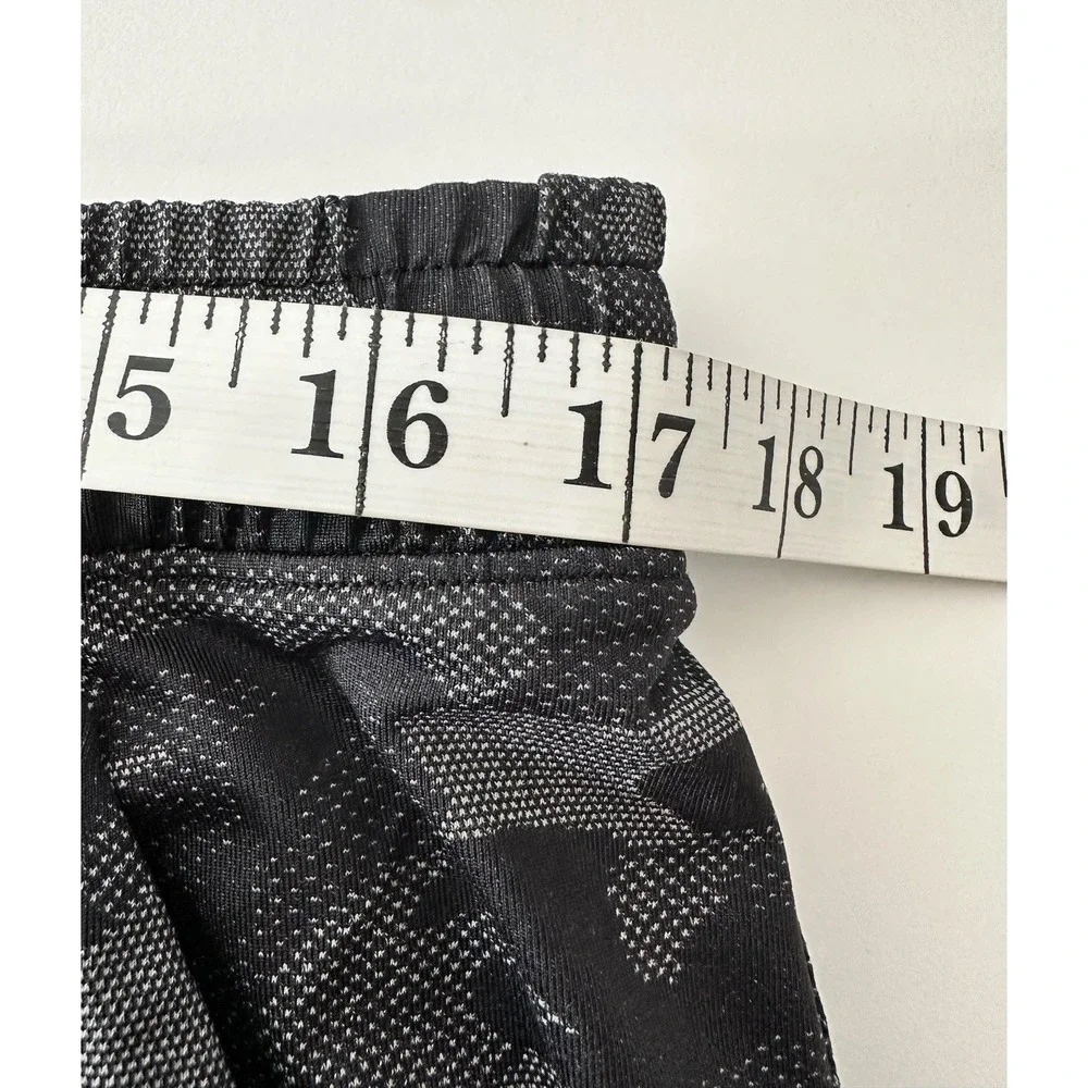 Lululemon Shorts 2XL Men's Pace Breaker Lined Camo Black Pockets Stretch - Picture 6 of 9